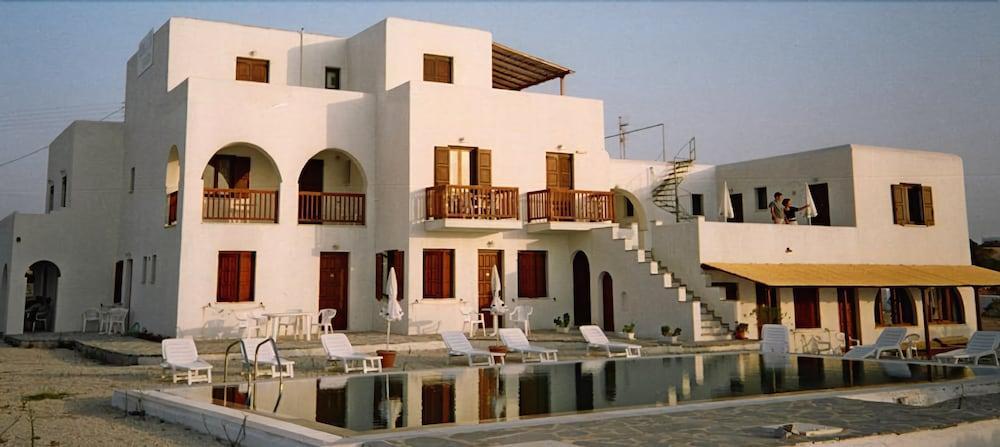 Romanzza Studios Kastrákion Εξωτερικό φωτογραφία